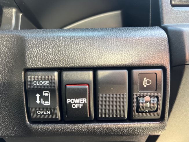 2012 Nissan Lafesta Highway Star-G – 6 Seater – Power Sliding Door image 288415