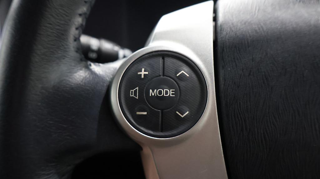 Toyota Aqua G Model, Push Start, Reverse Camera, Low KMS image 318920