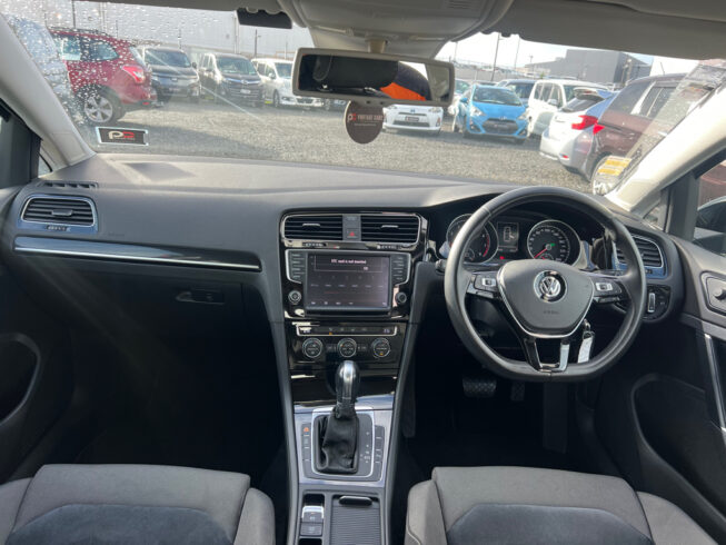 2013 Volkswagen Golf TSI Highline Bluemotion- Factory Alloy Wheels – Low KMS – 1.4L image 290393