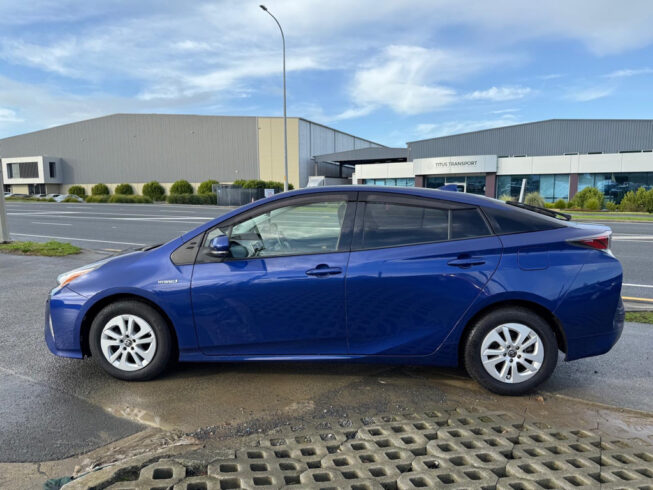 2016 Toyota Prius S Safety Sense Package, Cruise Control image 292143