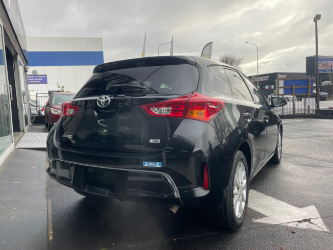 2012 Toyota Auris 180G S-Package image 292734