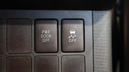 Toyota Spade F Model, Push Start, Power Sliding Door image 311636