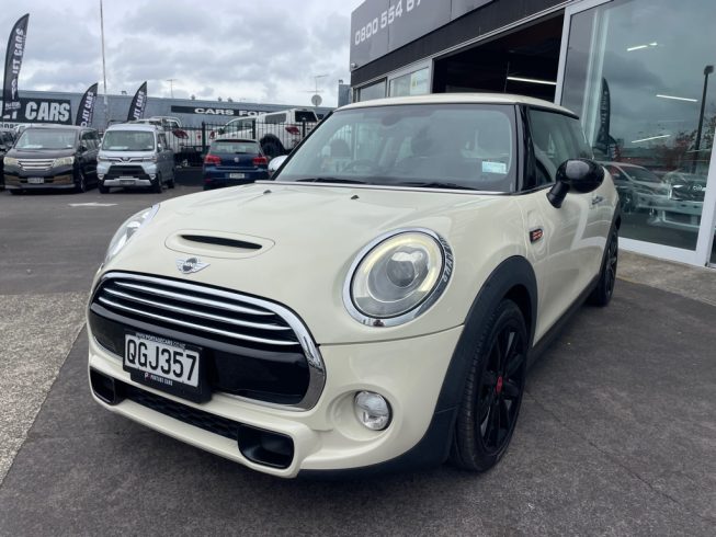 2018 Mini Cooper Cooper S UK Edition, Black Wheels image 287355