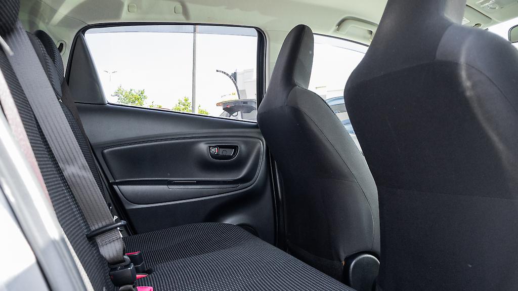 Toyota Vitz F model, Push start image 316686