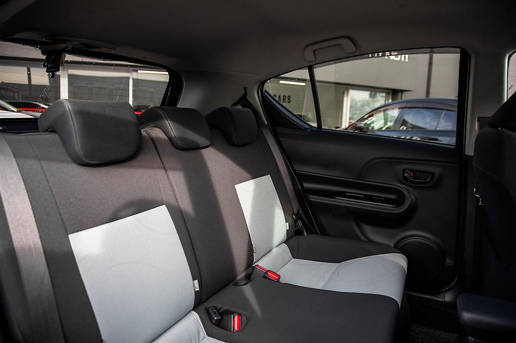 Toyota Aqua S Model, Push Start, Reverse Camera image 290677