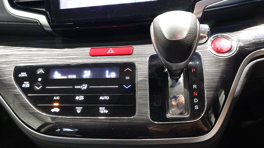 Honda Odyssey Absolute image 319277