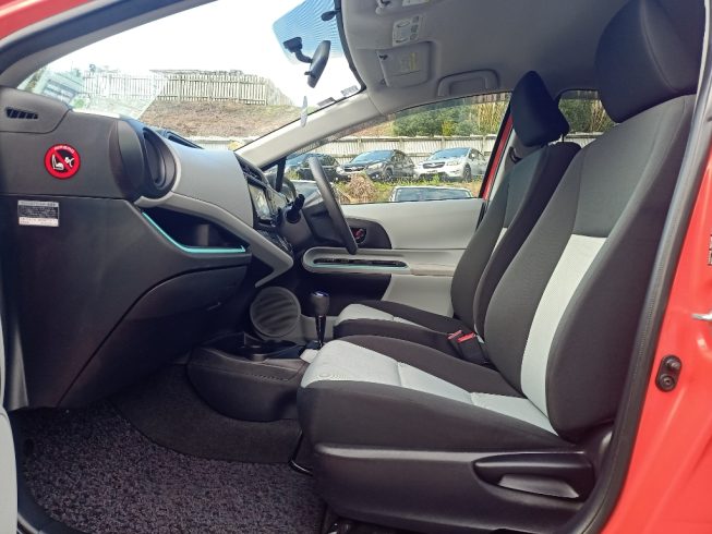 2012 Toyota Aqua S Model/ Push Start/ 2 Keys image 288179