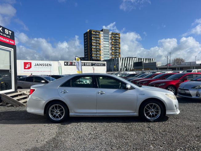 2012 Toyota Camry Hybrid G-Package – Modellista Edition image 288039