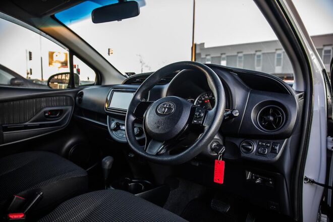 2017 Toyota Vitz F model Hybrid, Push start image 296639