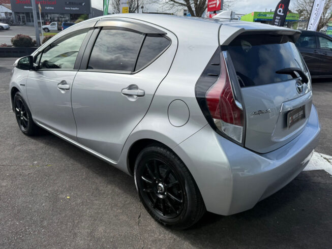 2016 Toyota Aqua Ecomonical Hybrid with Low KMs and Alloy Wheels image 295838