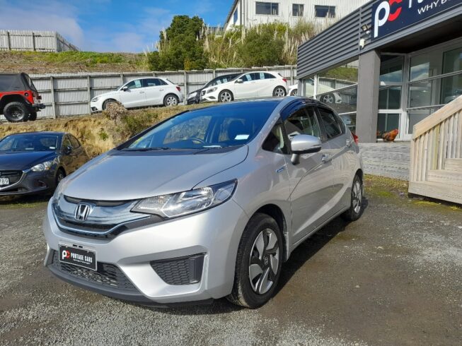 2014 Honda Fit Hybrid F package image 297889