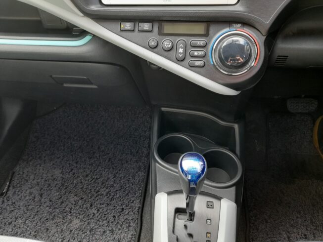 2015 Toyota Aqua Hybrid S Model, Push Start image 298078
