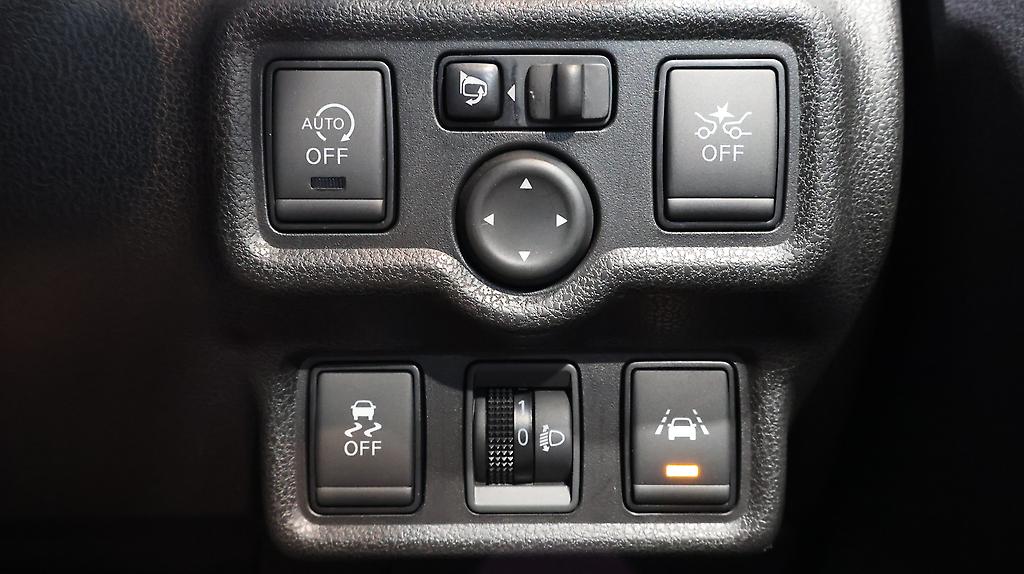 Nissan Note Lane Departure Warning image 318090