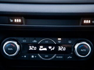 2014 Mazda Axela 20S Leather-PKG, Hybrid, Heated seats image 298113