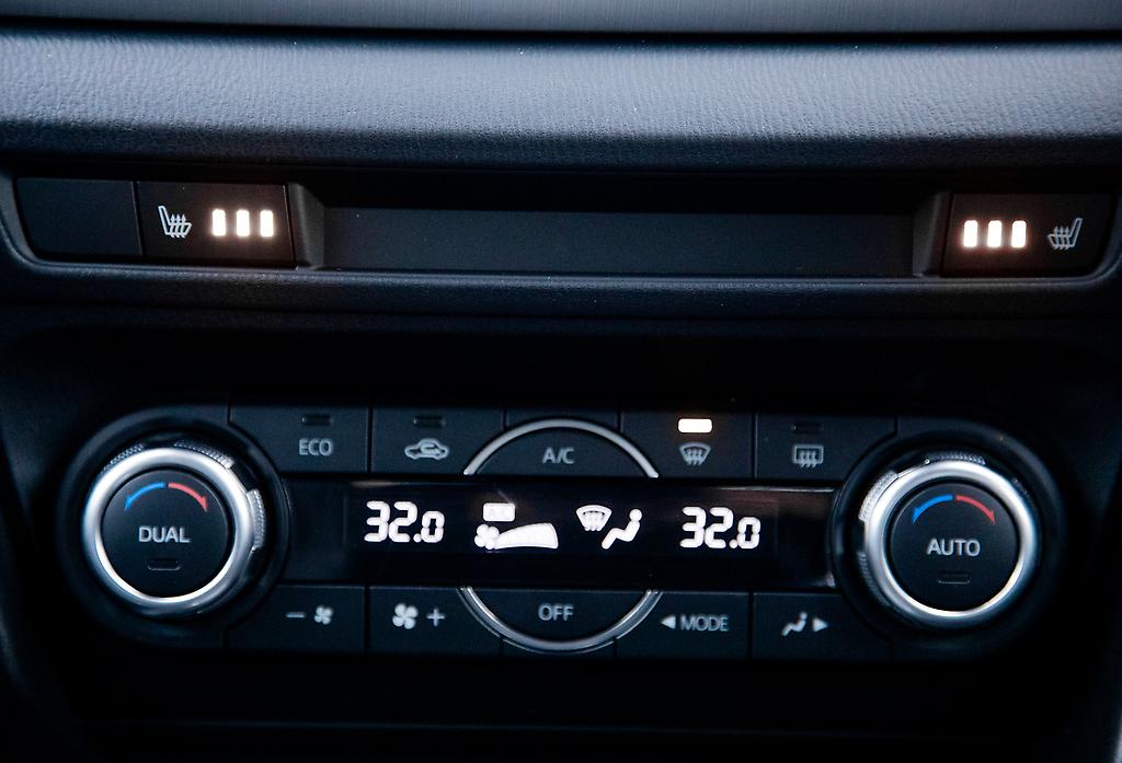 Mazda Axela 20S Leather-PKG, Hybrid, Heated seats image 298104