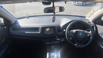 Honda Vezel Hybrid X, Low KMS image 296463