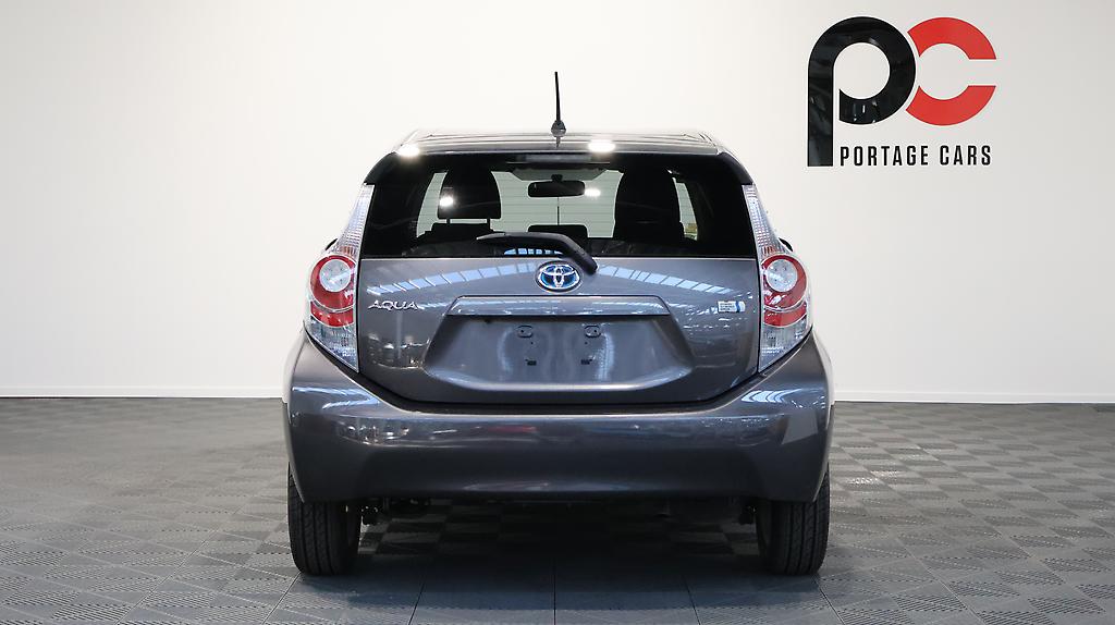 Toyota Aqua G Model Push Start and Reversing Camera image 314826