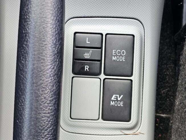 2013 Toyota Aqua S Model. Low KMS image 295905