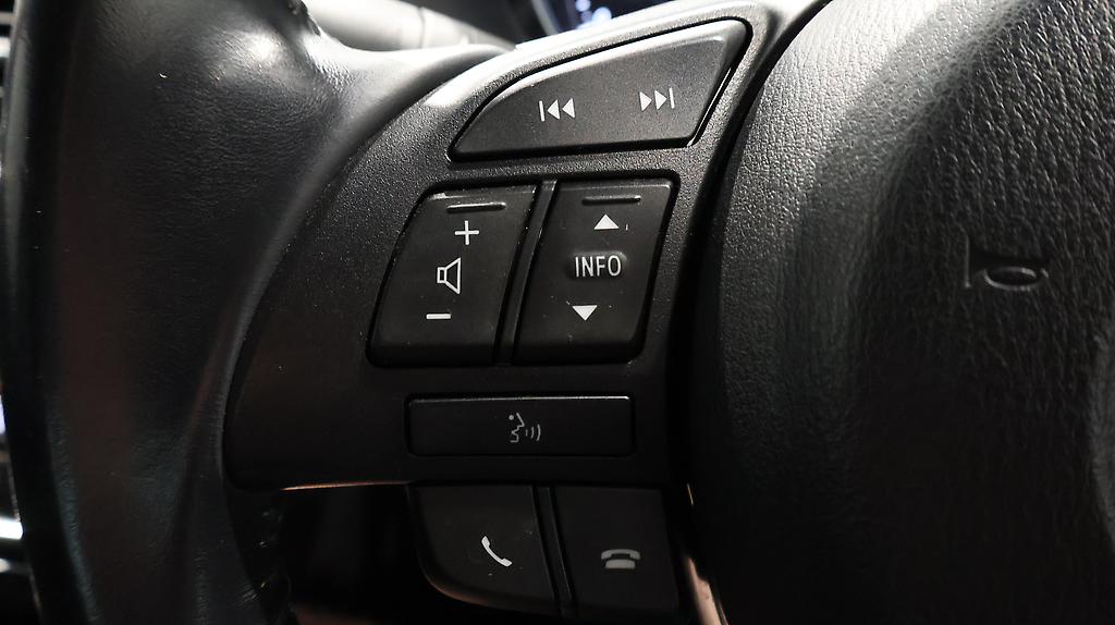 Mazda Atenza 20S – Great look in black image 317188