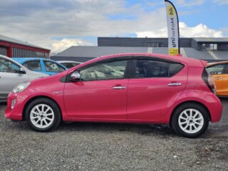 2016 Toyota Aqua Stand out in Pink!! image 297009