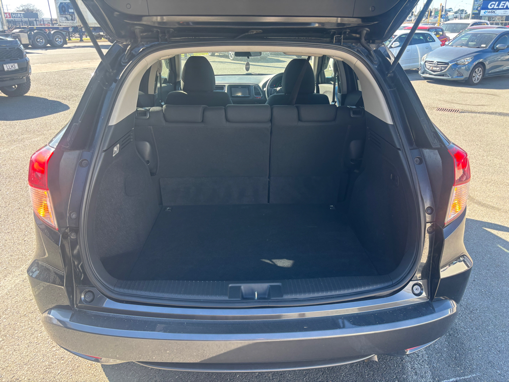 Honda Vezel Hybrid X, Low KMS image 296462