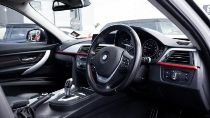 Bmw 320i Sport , Leather PKG image 318663