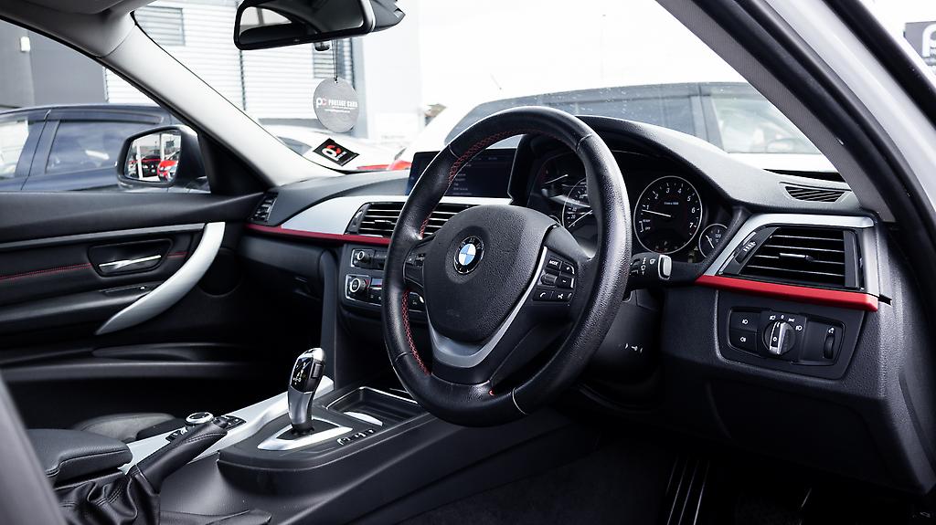 Bmw 320i Sport , Leather PKG image 318663