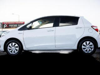 2017 Toyota Vitz F model Hybrid, Push start image 296630