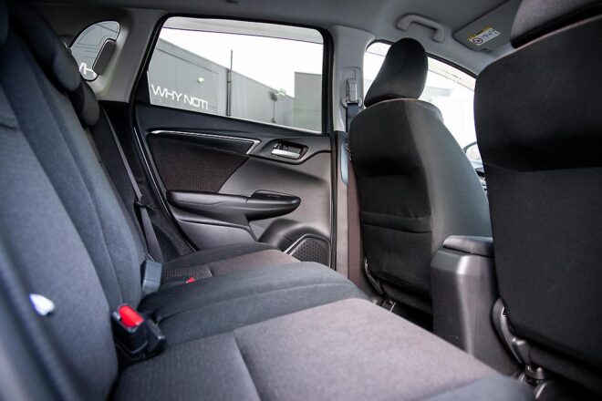 2016 Honda Fit Hybrid F-Package, Heated Seats image 298131