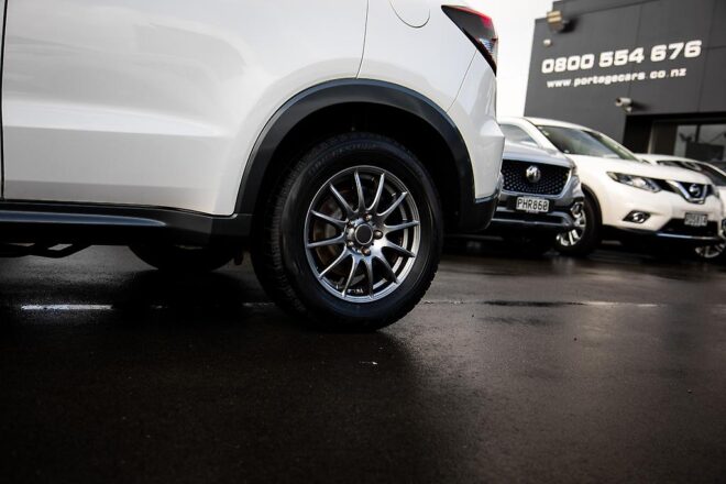 2014 Honda Vezel Hybrid X AWD image 294856