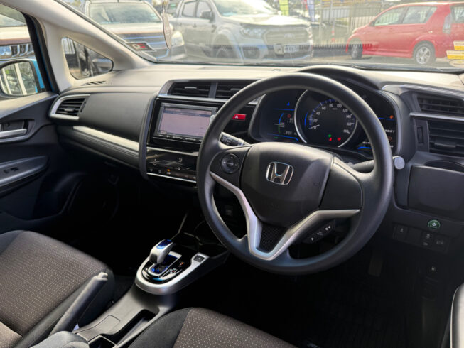 2014 Honda Fit Hybrid F Package image 295788