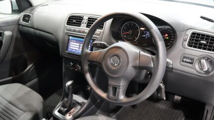 Volkswagen Polo TSI Comfortline – Super Low KMS image 318521