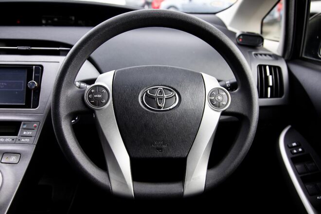 2013 Toyota Prius S model Hybrid, Push Start image 298177