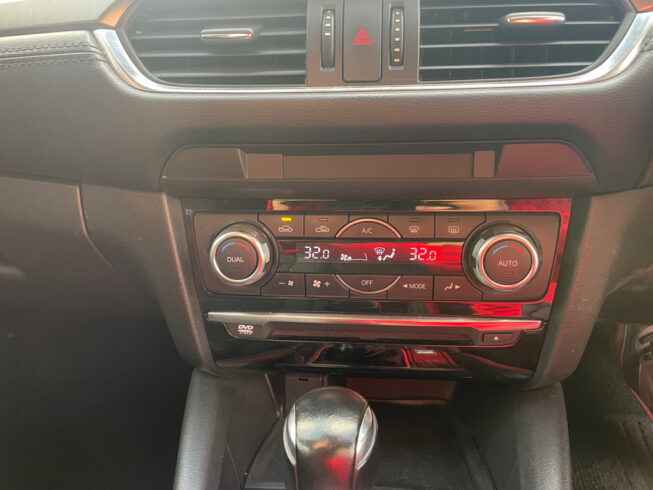 2015 Mazda Atenza 20S – Great look in black image 296684