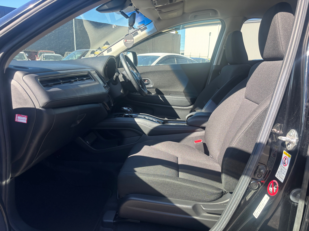 Honda Vezel Hybrid X, Low KMS image 296459