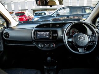 2016 Toyota Vitz U spec, Push Start,Reverse camera image 295708