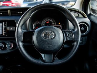 2016 Toyota Vitz U spec, Push Start,Reverse camera image 295718