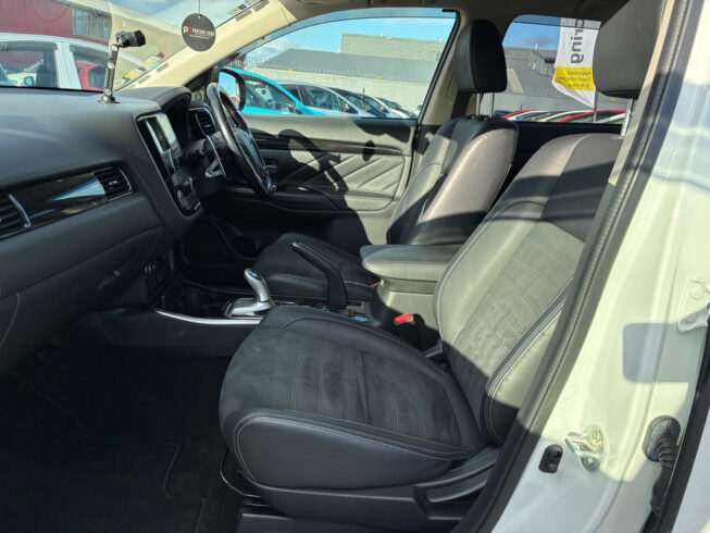 2016 Mitsubishi Outlander PHEV – High Spec – Low KMS image 296914