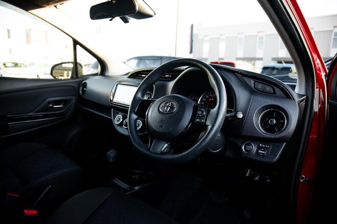 2016 Toyota Vitz U spec, Push Start,Reverse camera image 295712