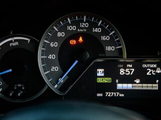 2017 Toyota Vitz F model Hybrid, Push start image 296641