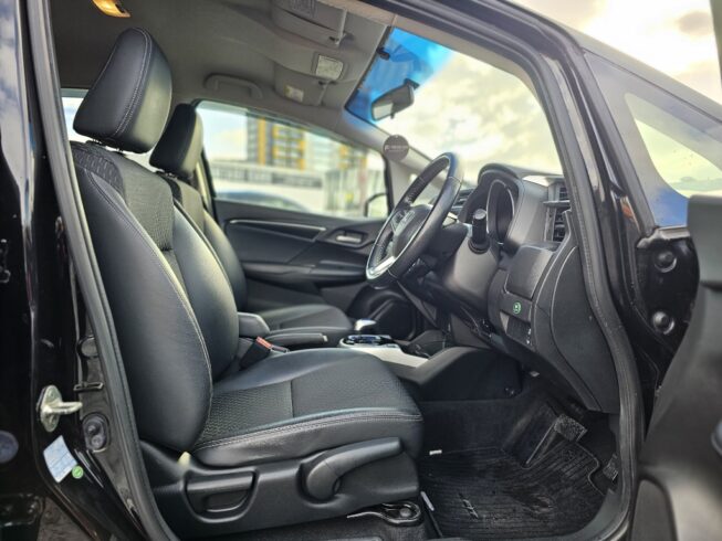 2014 Honda Fit Hybrid Hybrid L-package image 297371