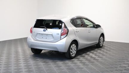 Toyota Aqua S Model, Push Start, Reverse Camera image 319023