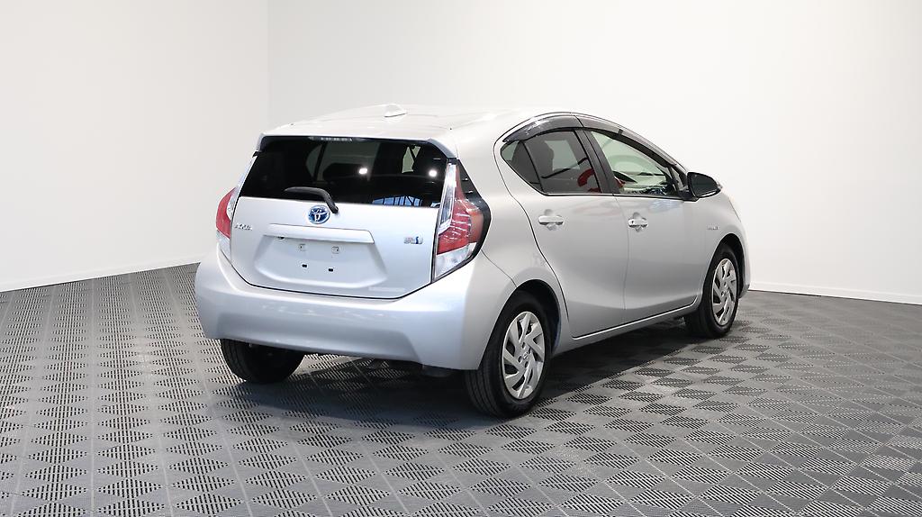 Toyota Aqua S Model, Push Start, Reverse Camera image 319023