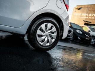 2017 Toyota Vitz F model Hybrid, Push start image 296633