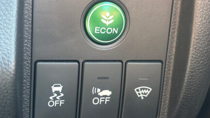 Honda Vezel Hybrid X, Low KMS image 296471