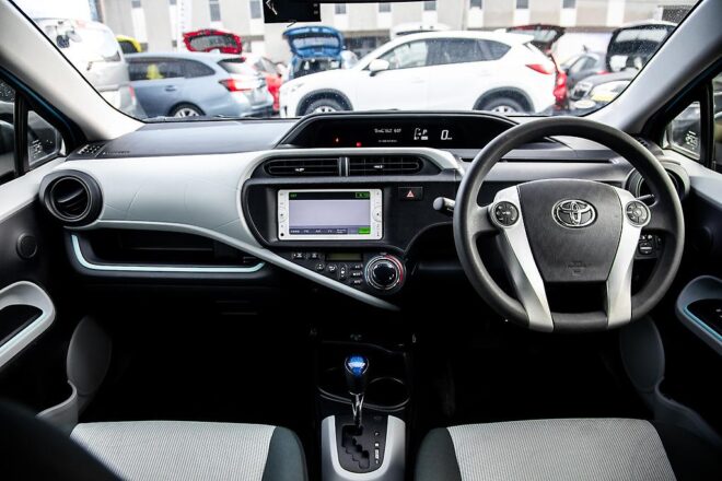 2012 Toyota Aqua S Model, Hybrid, Push start image 298151