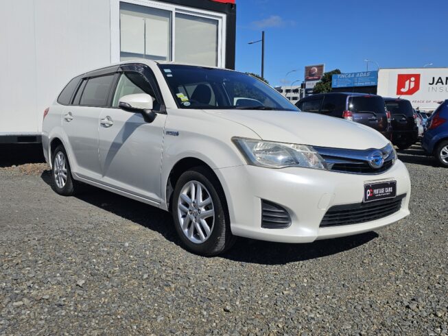 2013 Toyota Corolla Fielder Hybrid G Model – Push Button Start image 298298