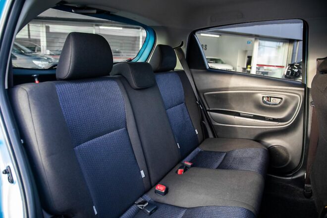 2016 Toyota Vitz F model, I stop, Push start image 295649