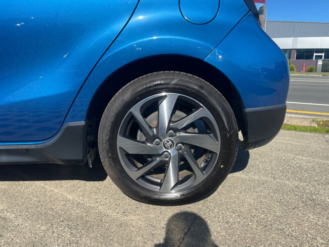 2015 Toyota Aqua Low Kms X Urban Hybrid! image 298203