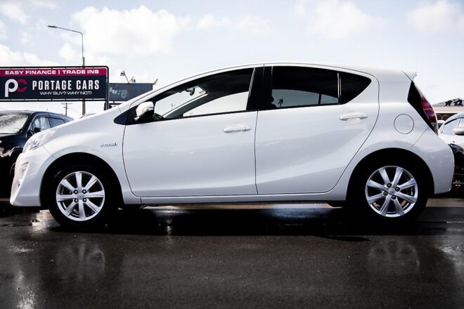 2015 Toyota Aqua Hybrid S Model, Push Start, Reverse Camera image 296652